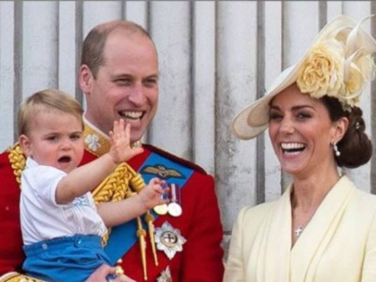 Louise, hijo del príncipe William y Kate Middleton, debuta ante las cámaras en desfile por cumpleaños de la reina