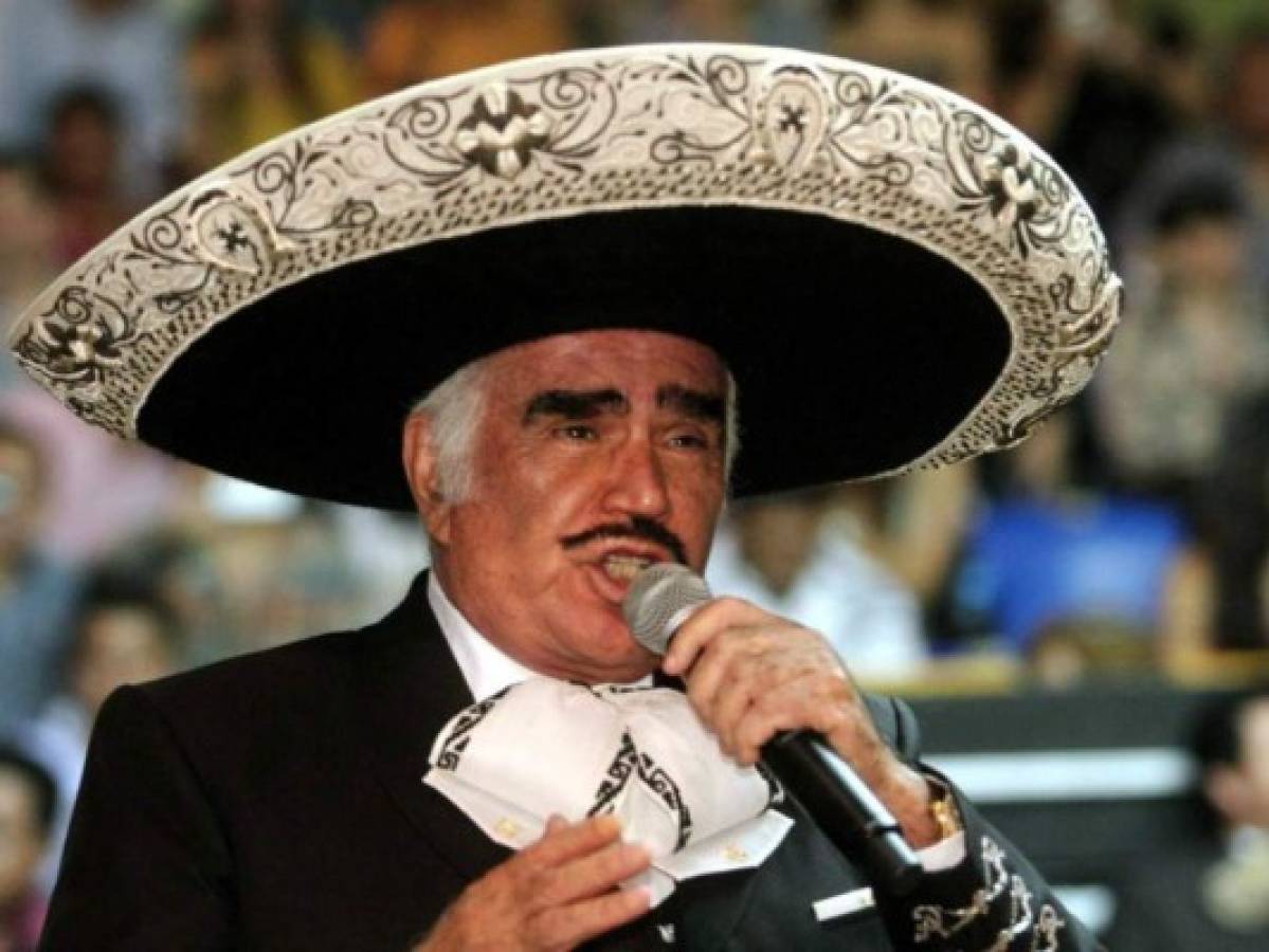 El irreconocible aspecto del cantante mexicano Vicente Fernández tras alejarse de los escenarios