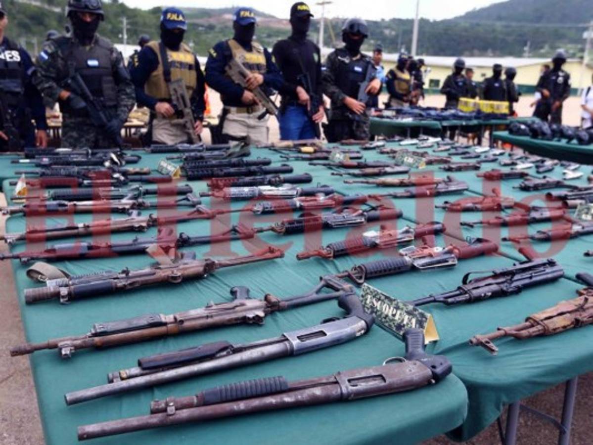 Más de 10,900 armas se han decomisado al crimen organizado