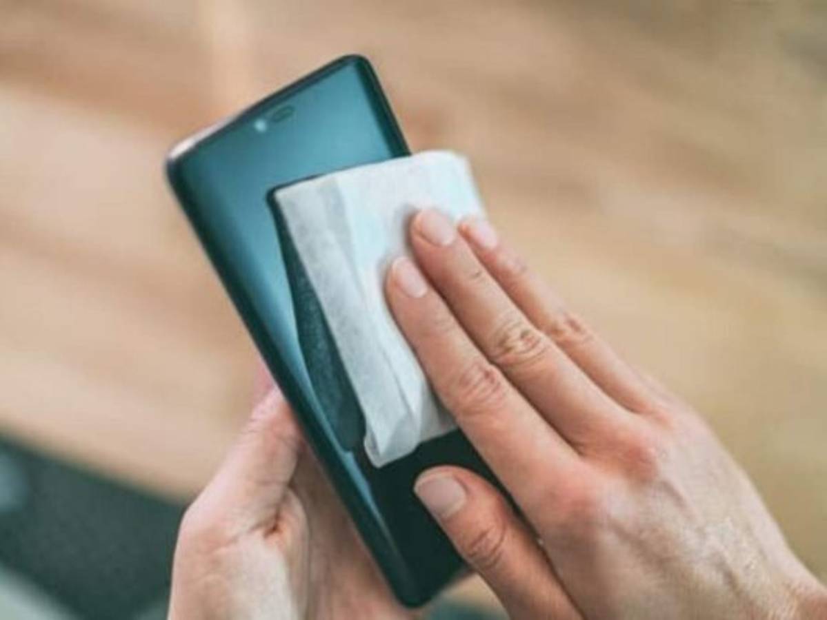 Cómo desinfectar su celular para prevenir el coronavirus  