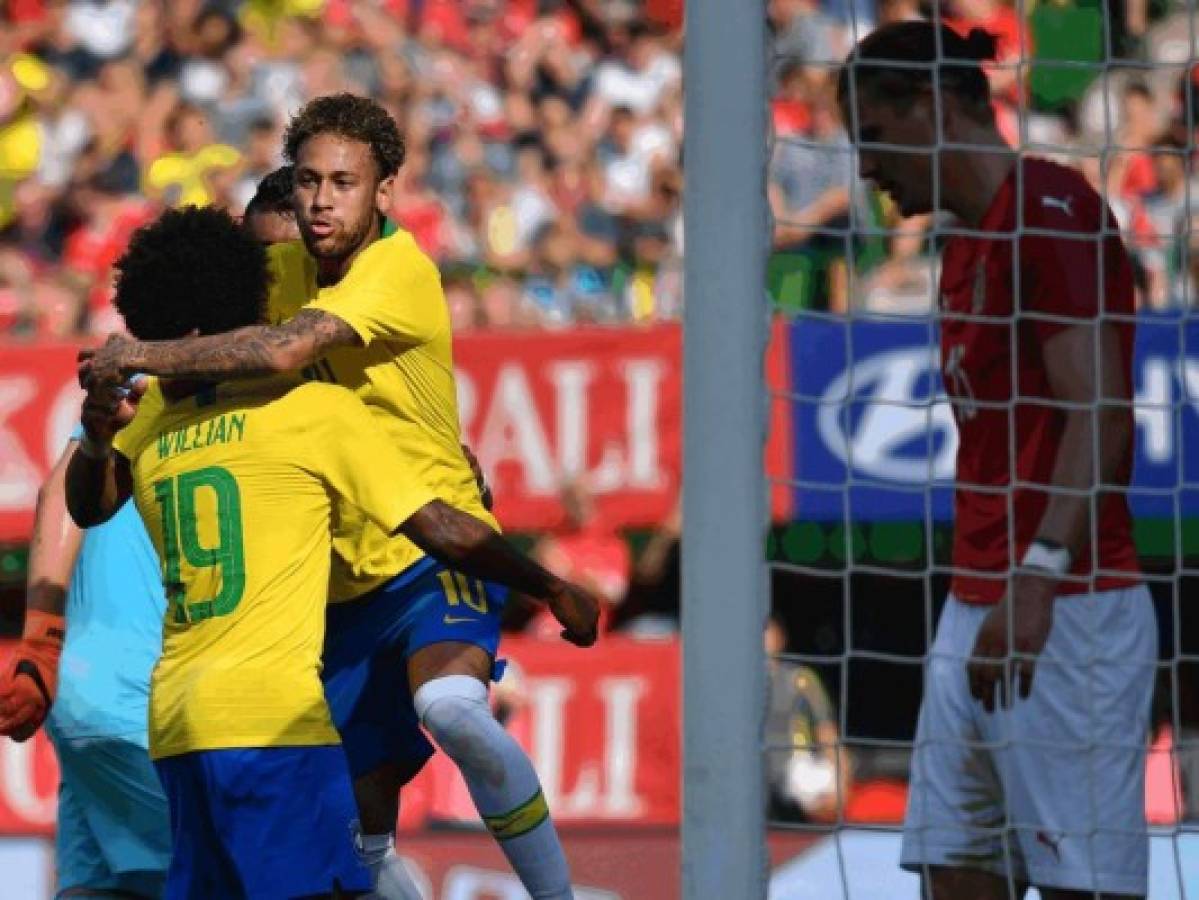 Brasil le gana 0-3 a Austria y Neymar hace historia