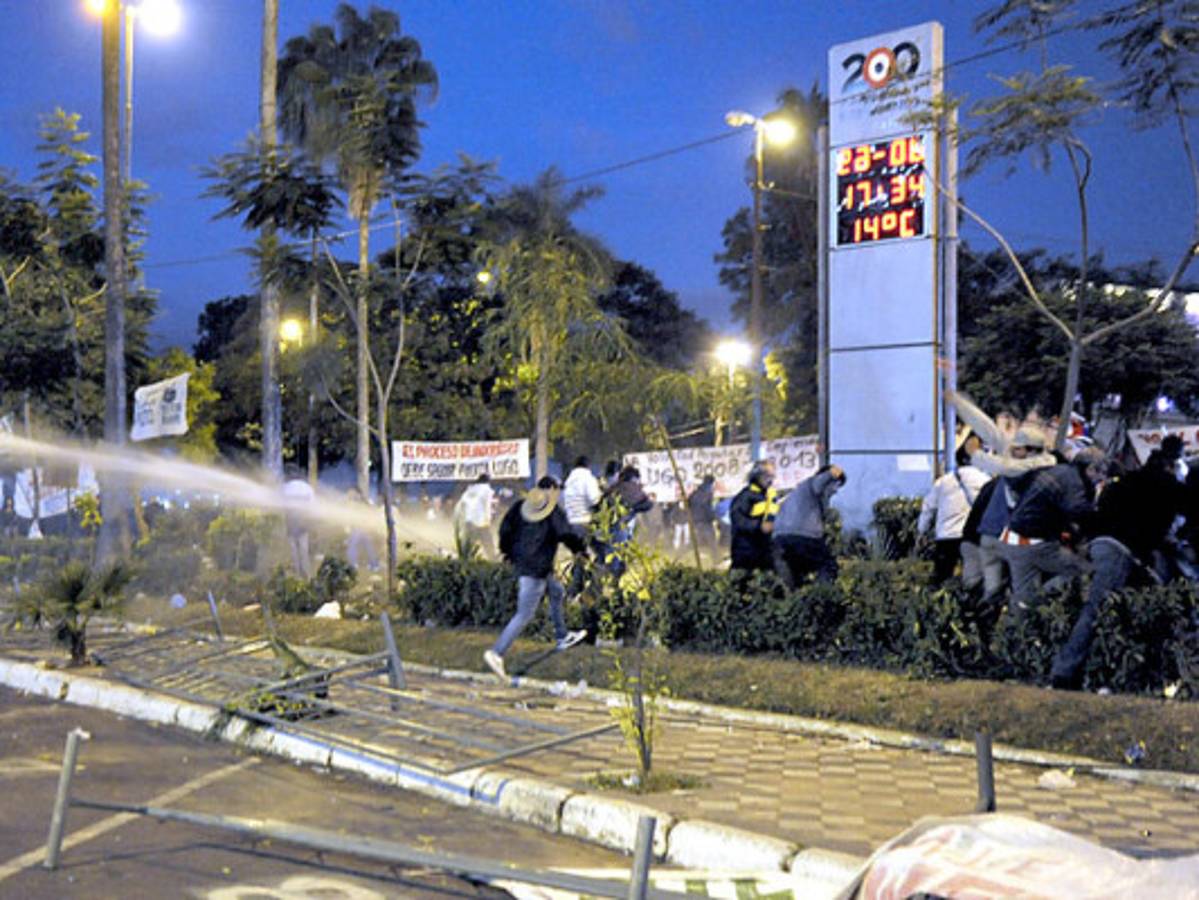 Incidentes ante Congreso paraguayo tras destitución