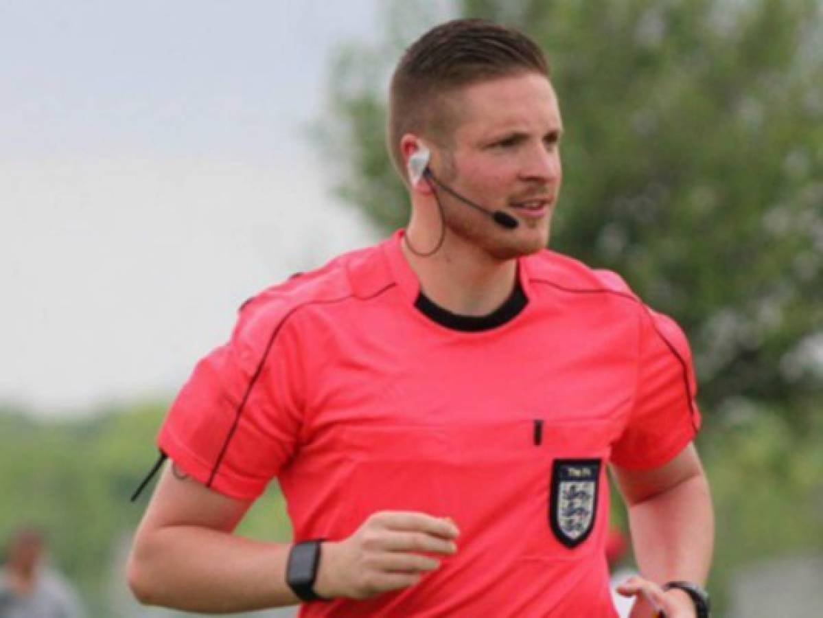 Ryan Atkin, el árbitro homosexual que reveló su condición para luchar contra la homofobia en el fútbol