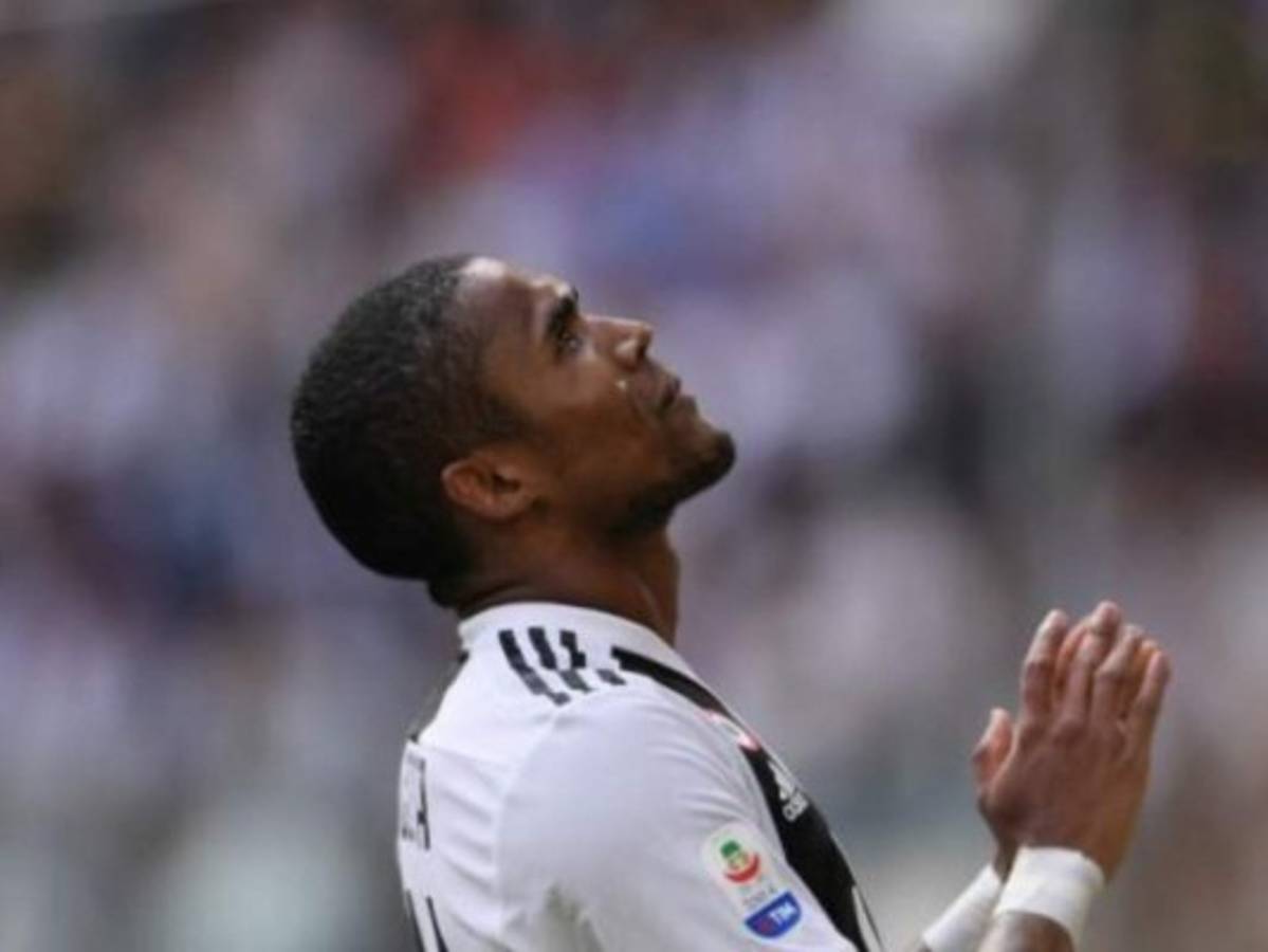 Douglas Costa pagó su multa al club, afirma Massimiliano Allegri