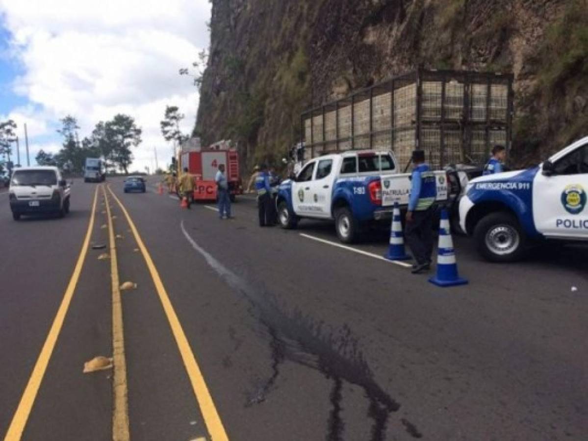 Choque entre camión y turismo deja una persona muerta en Comayagua