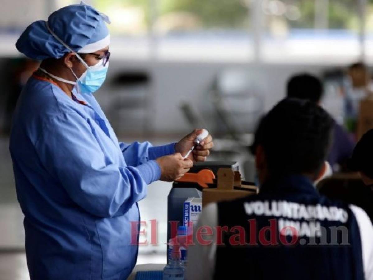 Donaciones de vacunas anticovid casi se agotan y compras no esperanzan a hondureños