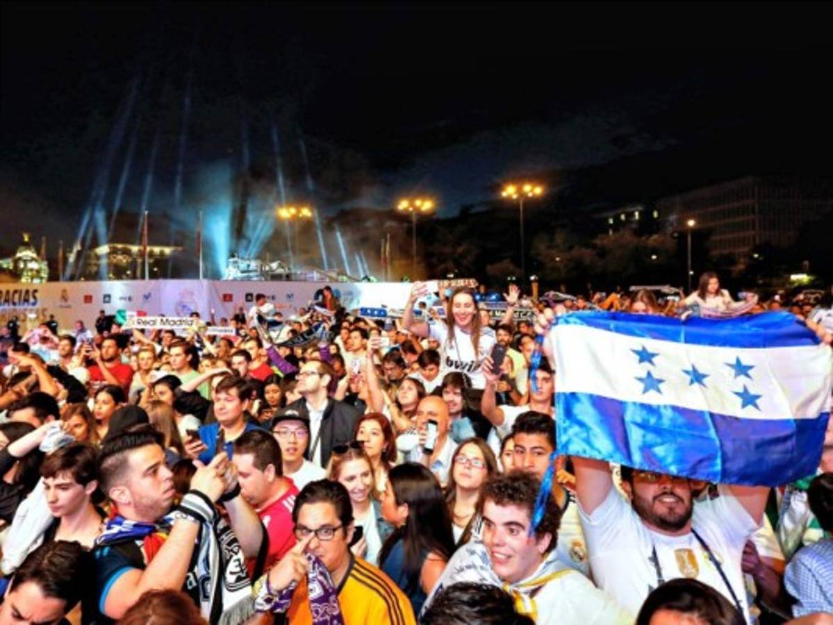 Hondureño destaca en la celebración del Real Madrid en Cibeles