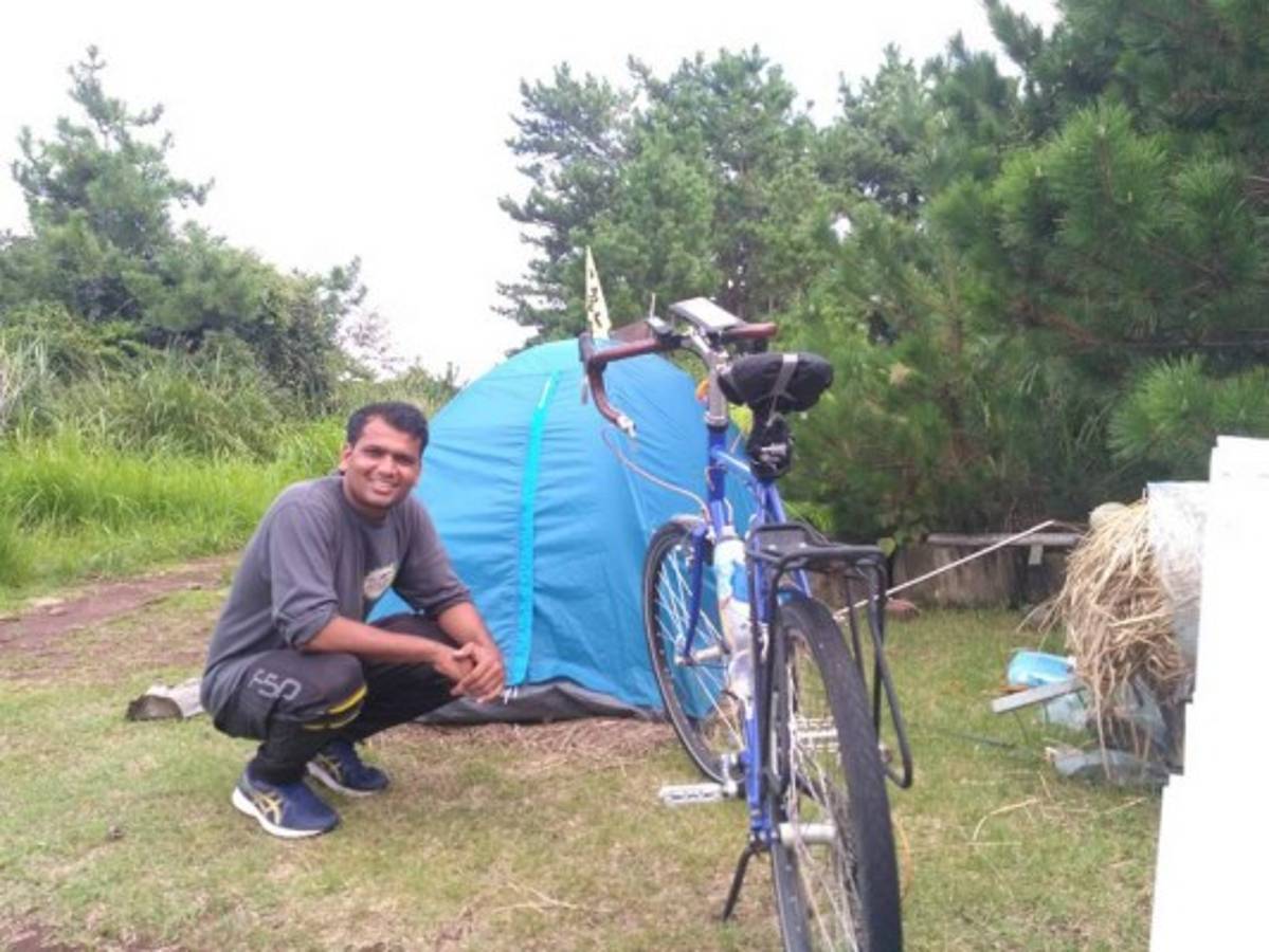 Nitin Sonawane, el ciclista que pedalea para llevar un mensaje de paz al mundo