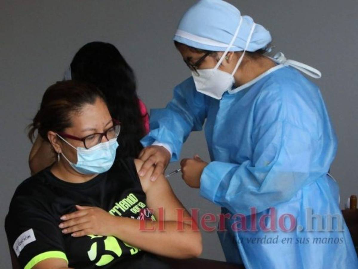 Inicia aplicación de Sputnik V y el domingo llegan otras 20 mil dosis