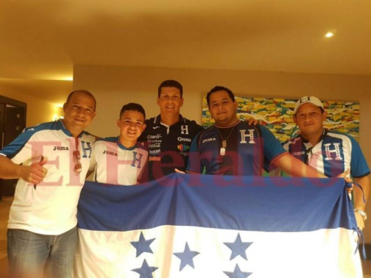 Aficionados hondureños en Costa Rica: 'Ha sido una odisea llegar hasta aquí'