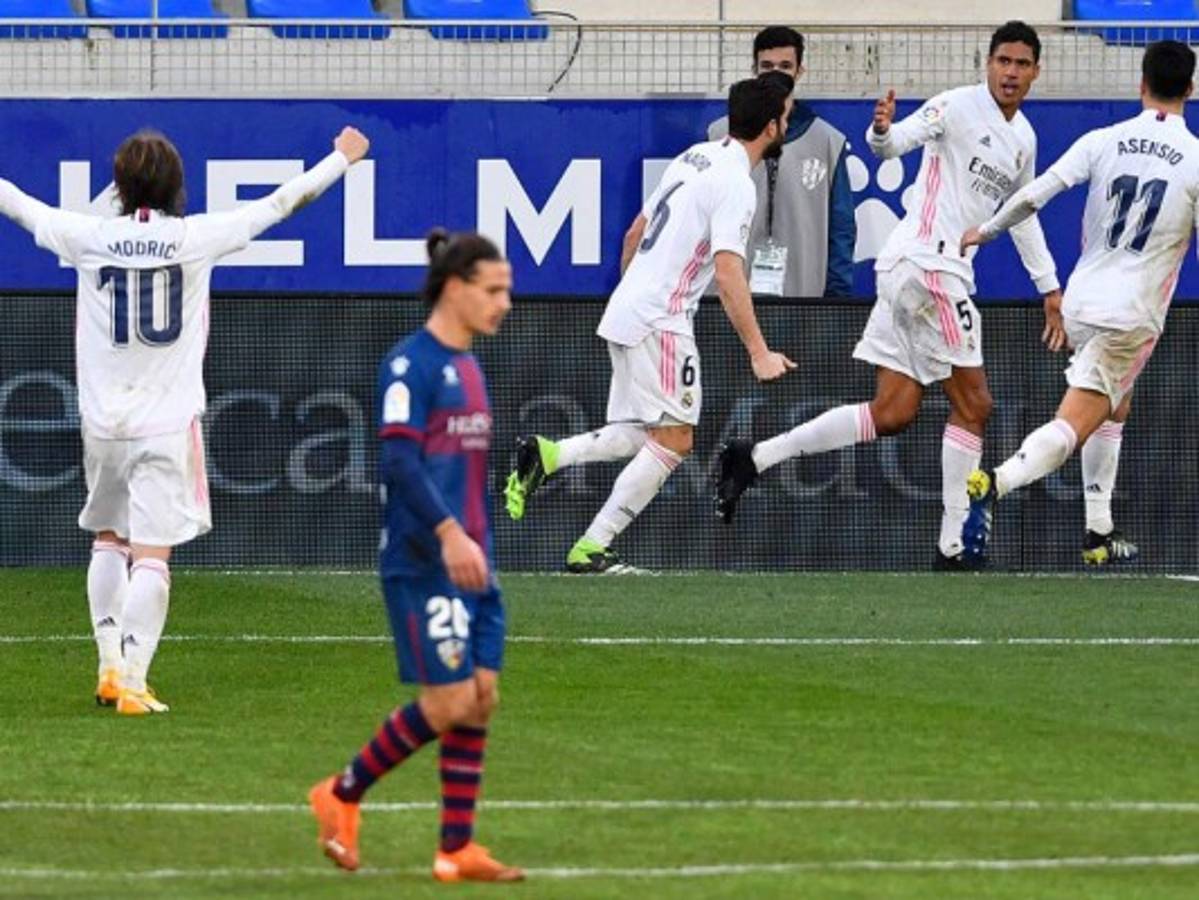 Real Madrid remonta ante el Huesca en La Liga