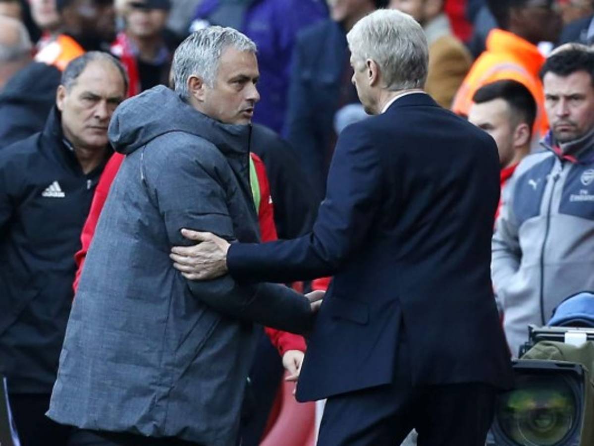 Wenger gana por primera vez a Mourinho en duelo Arsenal-United