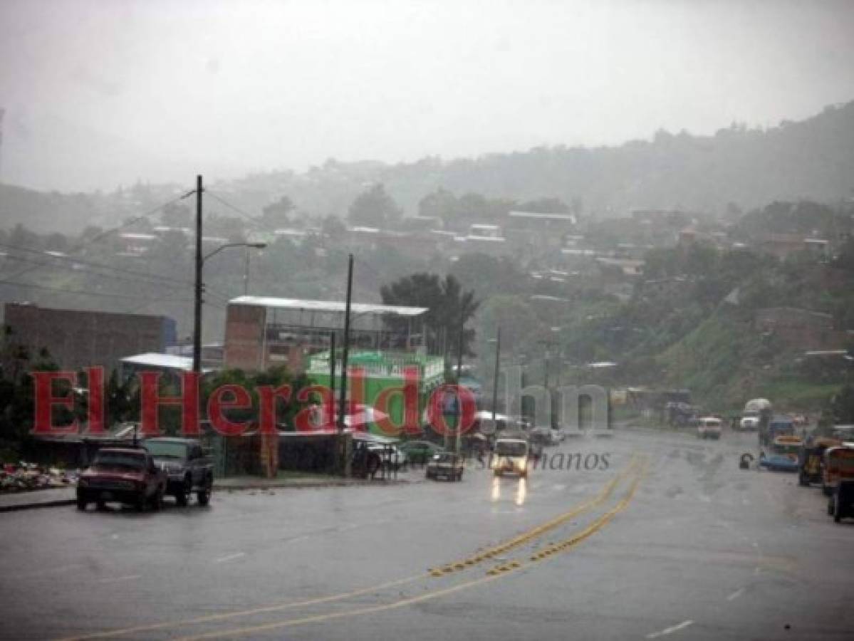 Pronostican más lluvias y chubascos este viernes en varias regiones de Honduras  