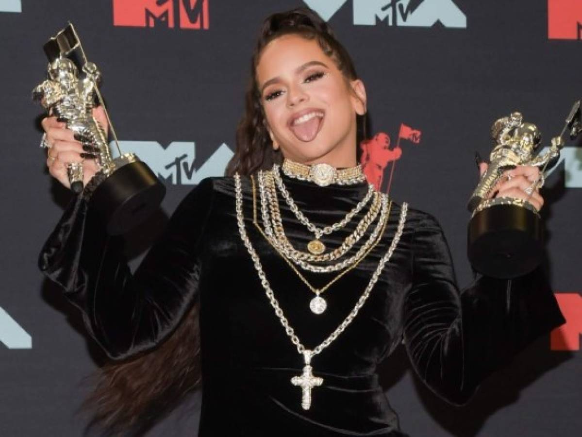 A Rosalía le llueven críticas por ganar VMA latino al ser española   