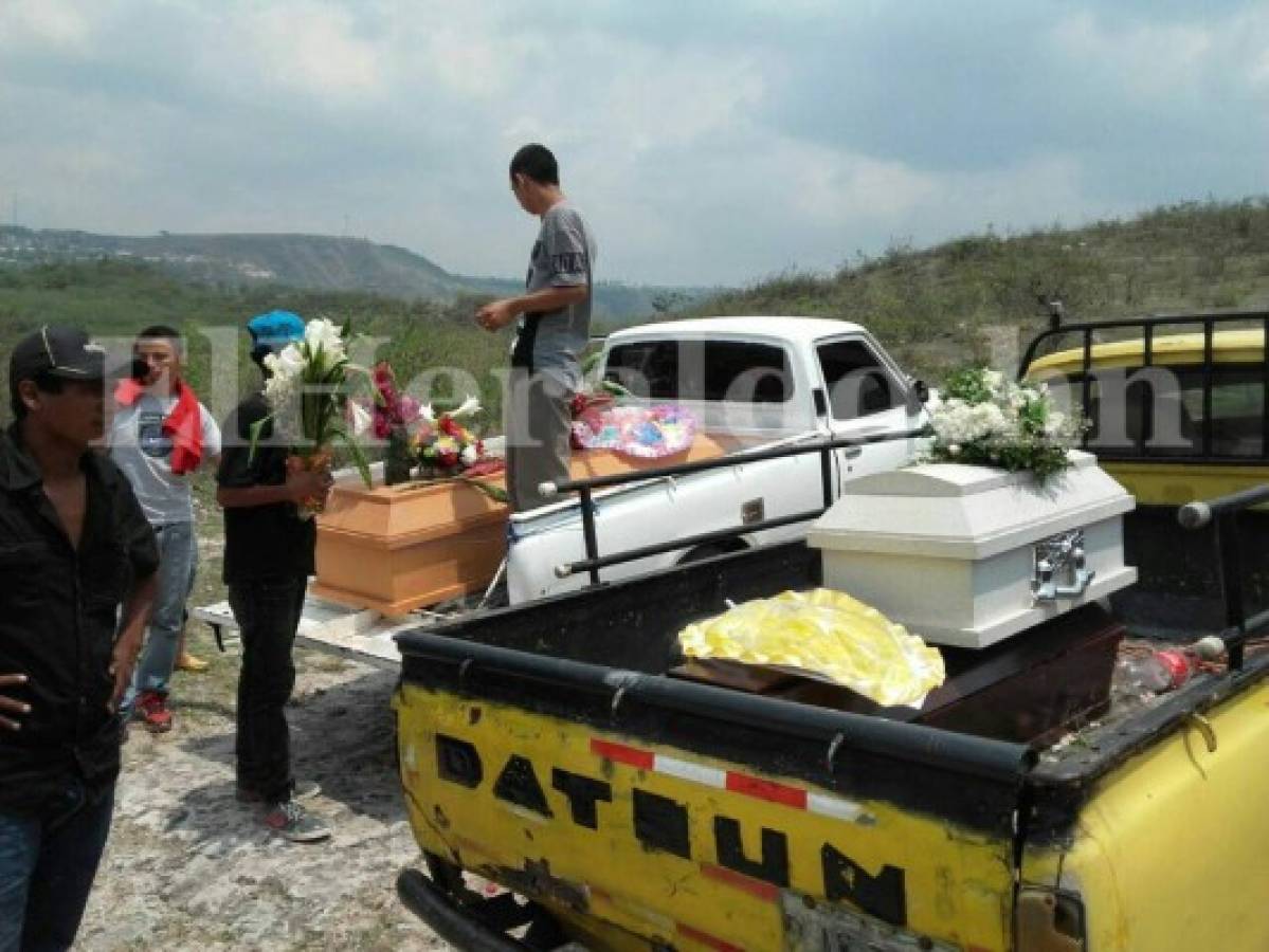 Tegucigalpa: Entre pánico sepultan a cinco de las siete víctimas de masacre de la Villanueva