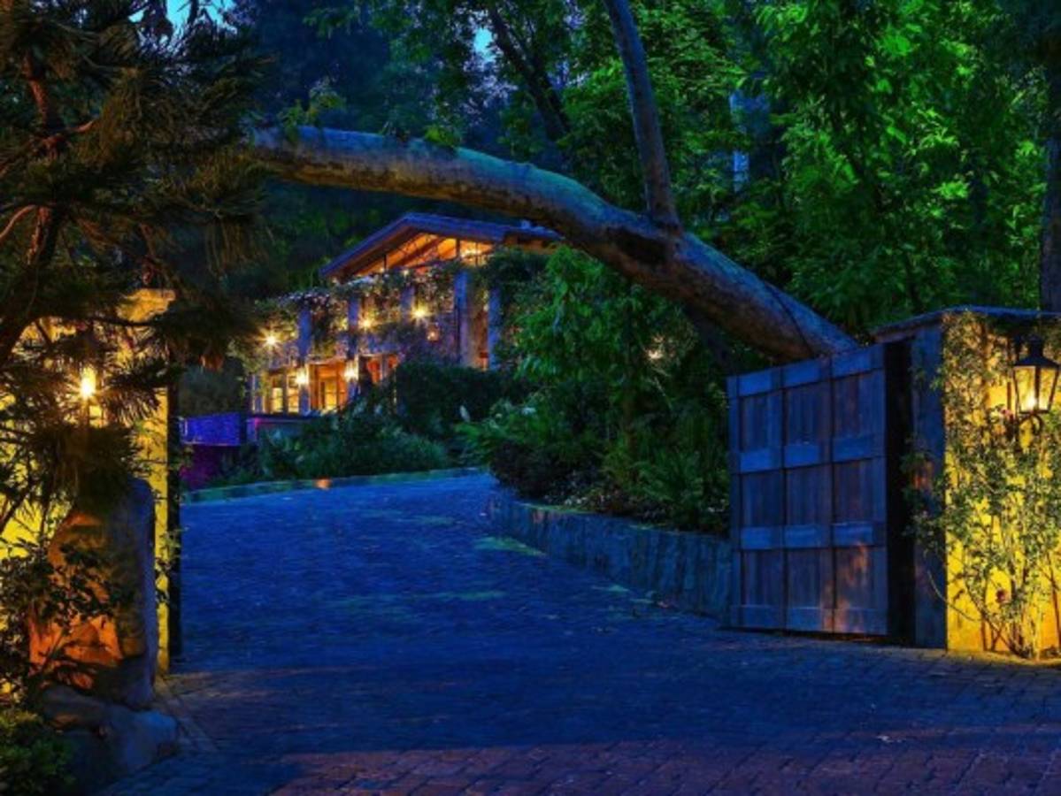 Jennifer López compra lujosa mansión de 28 millones de dólares