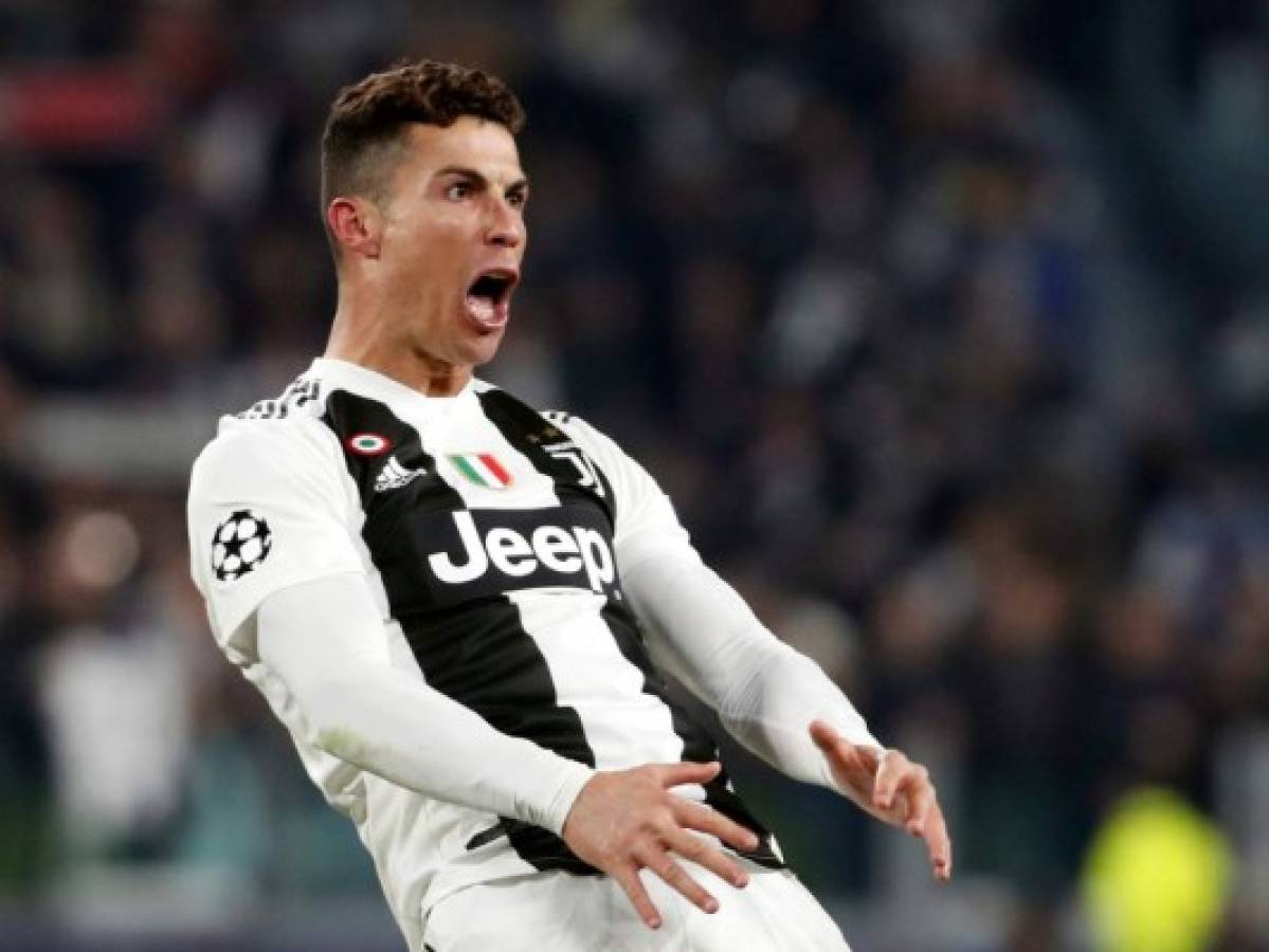 UEFA multa a Cristiano Ronaldo con 22,000 dólares por gesto obsceno