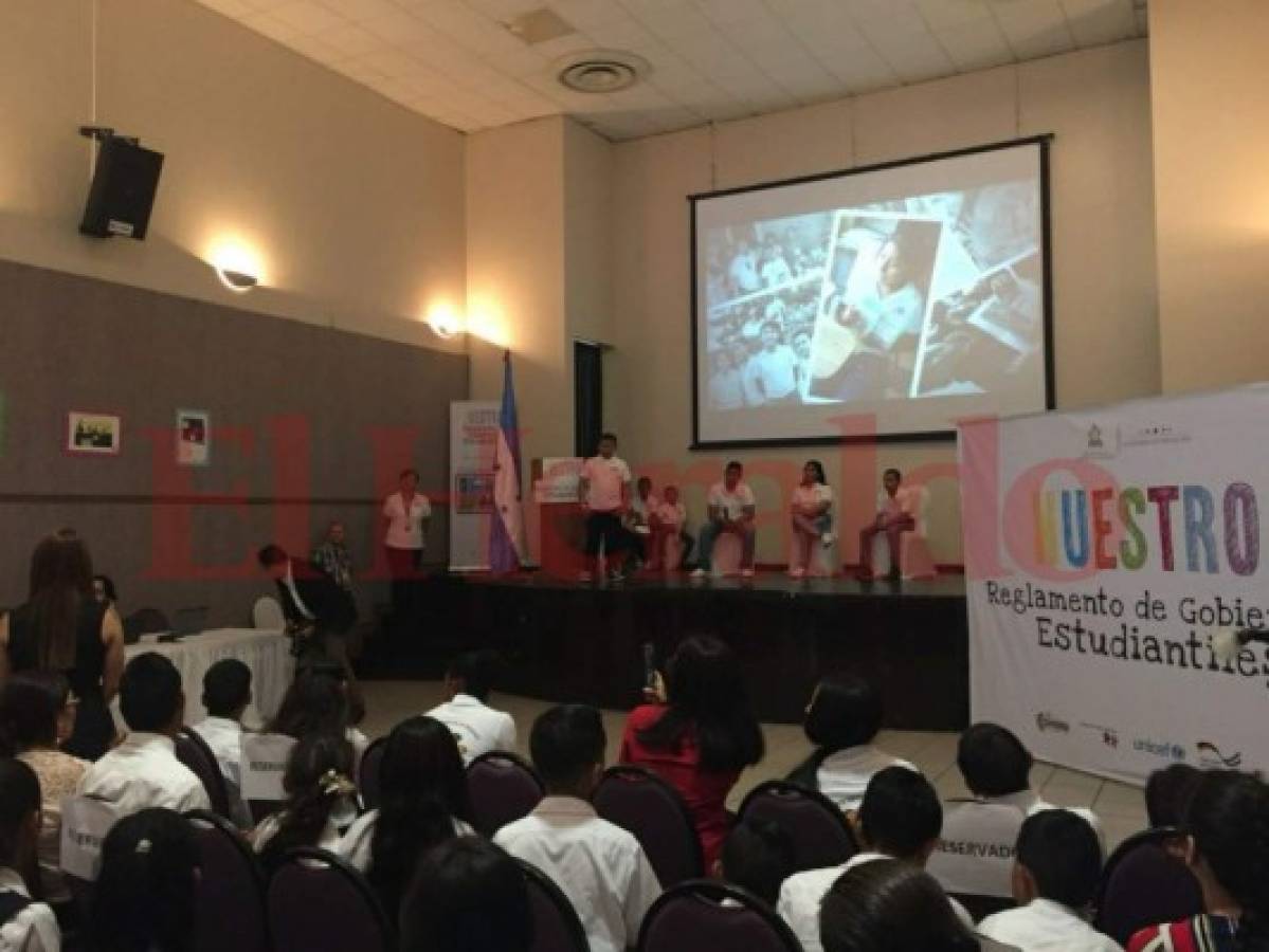 Escolares elaboran el primer reglamento de gobiernos estudiantiles en Honduras