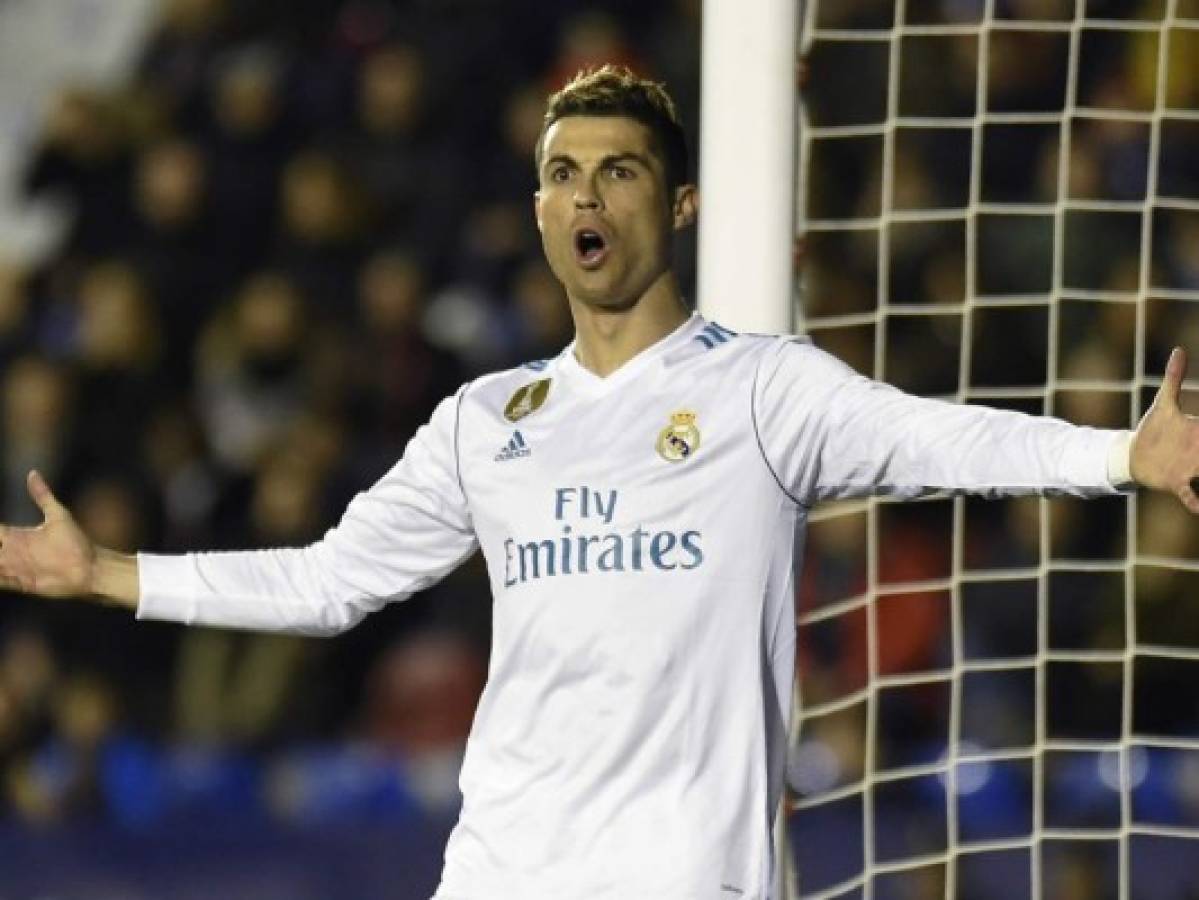 Cristiano Ronaldo celebra su cumpleaños 33 en medio de una crisis en el Real Madrid