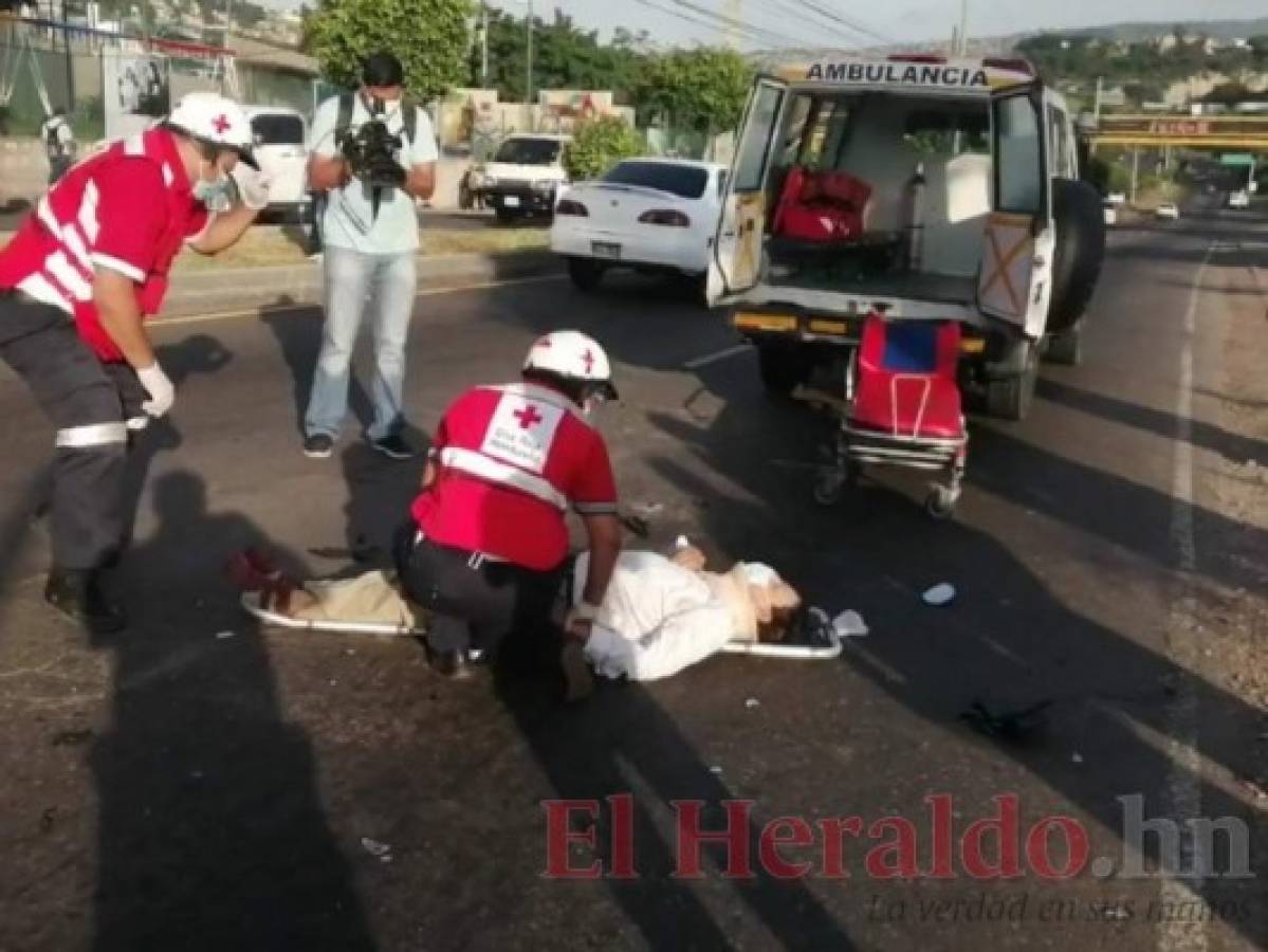 Hombre de la tercera edad muere atropellado por motociclista 