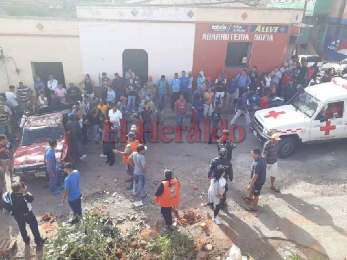 Al menos diez heridos tras caer vehículo tipo paila en un abismo de la cuesta El Centavo