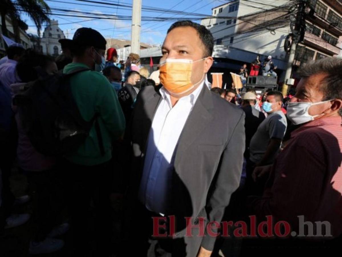 'Vamos a seguir con el pueblo': Jari Dixon al llegar al Congreso Nacional