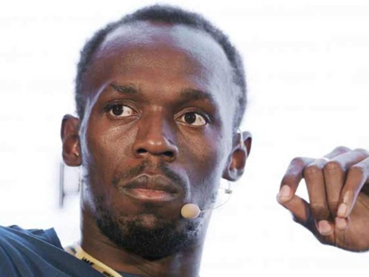 Usain Bolt aparece en la cama con una chica que no es su novia