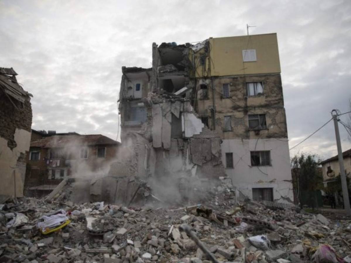 A 40 sube la cifra de muertos tras el terremoto de Albania