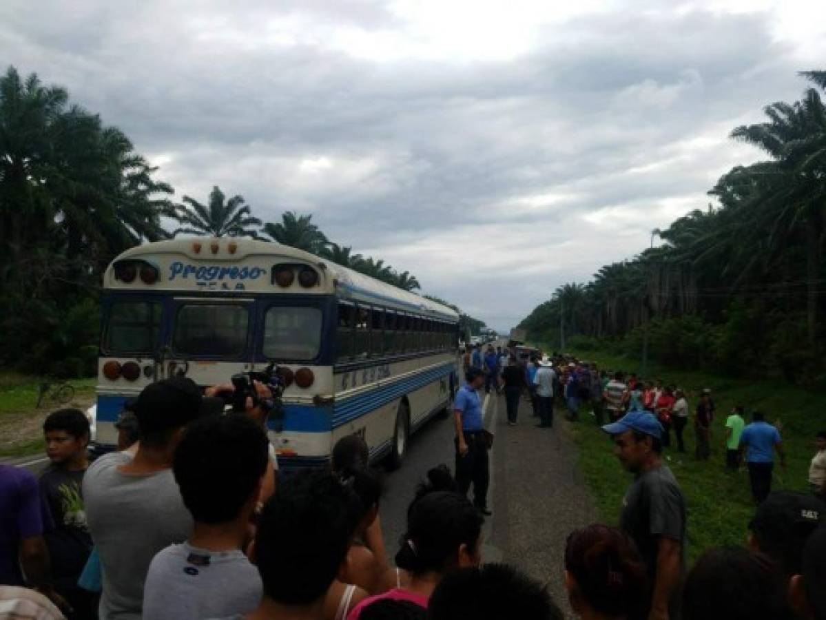 Tres muertos tras asalto de autobús en el departamento de Atlántida, Honduras
