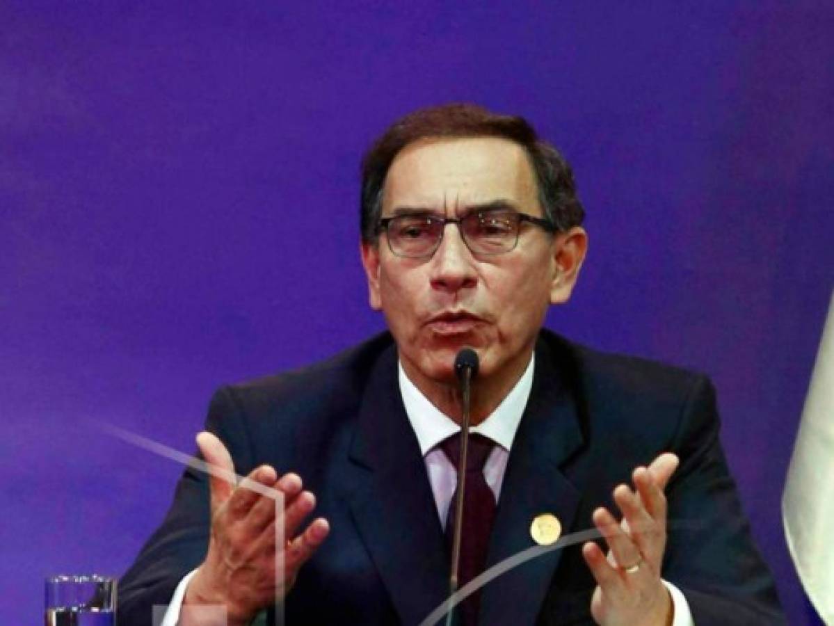 Presidente Perú no descarta cerrar Congreso si frena reforma