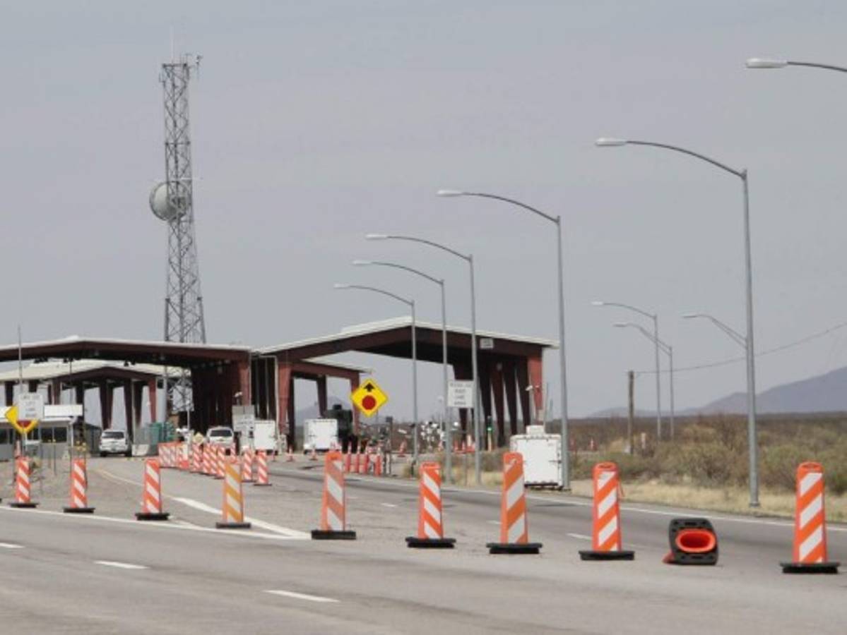 Estados Unidos cierra controles internos para centrarse en frontera