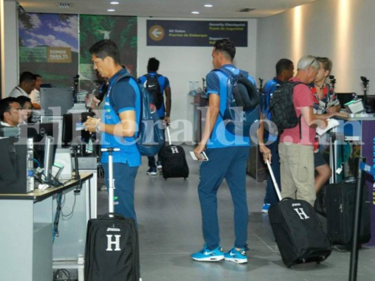 La Selección de Honduras y un motivado Jorge Luis Pinto ya vuelan con destino a México