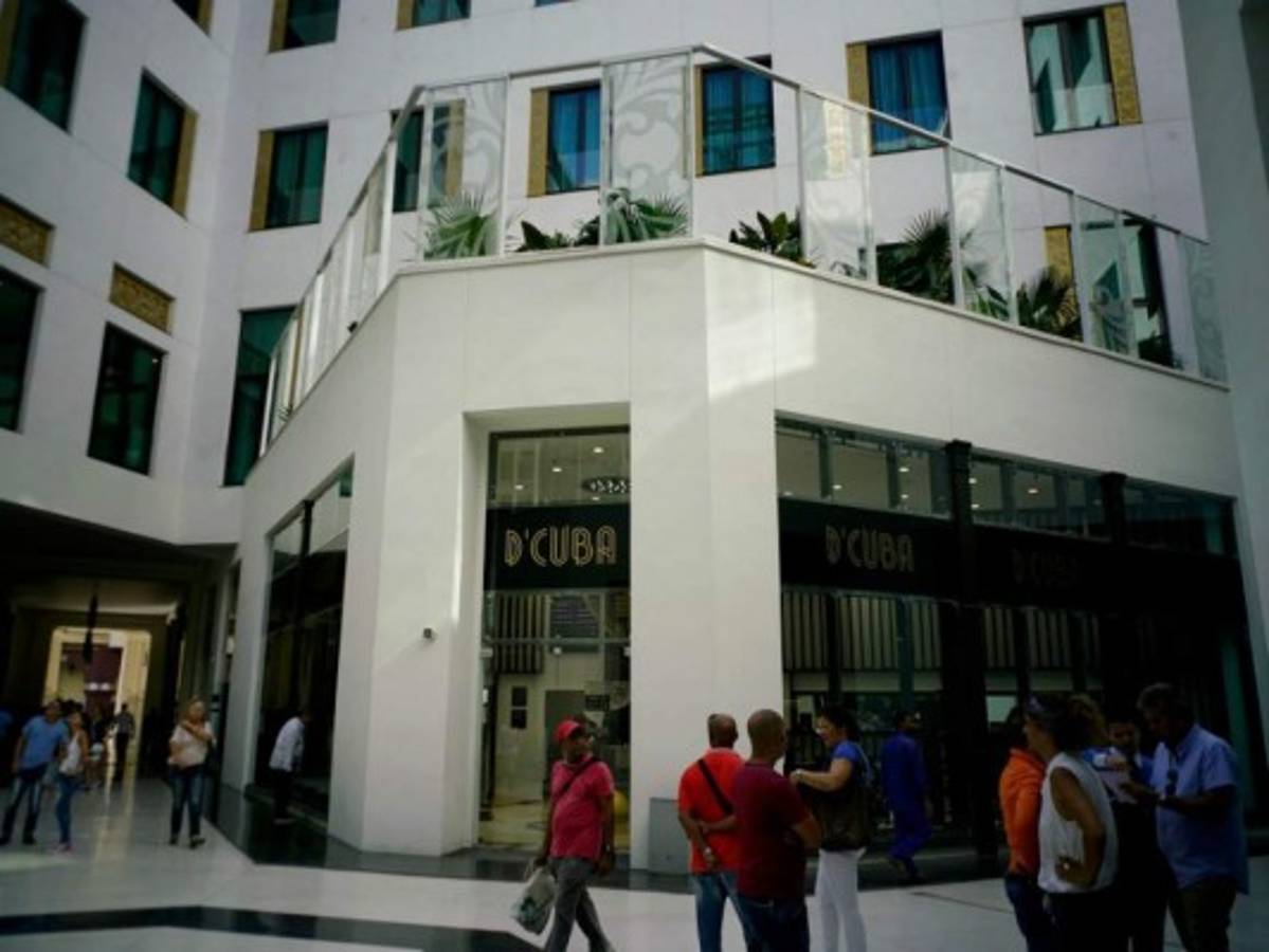 Lacoste, Mont Blanc... Cuba tiene su primer mall de lujo, ¿es esta su entrada al capitalismo?