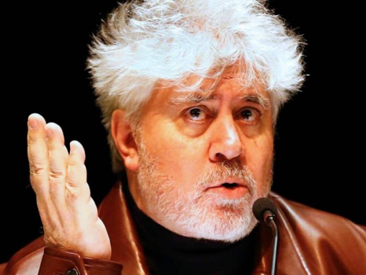 Almodóvar anula promoción de su nueva película tras los 'Panama papers'