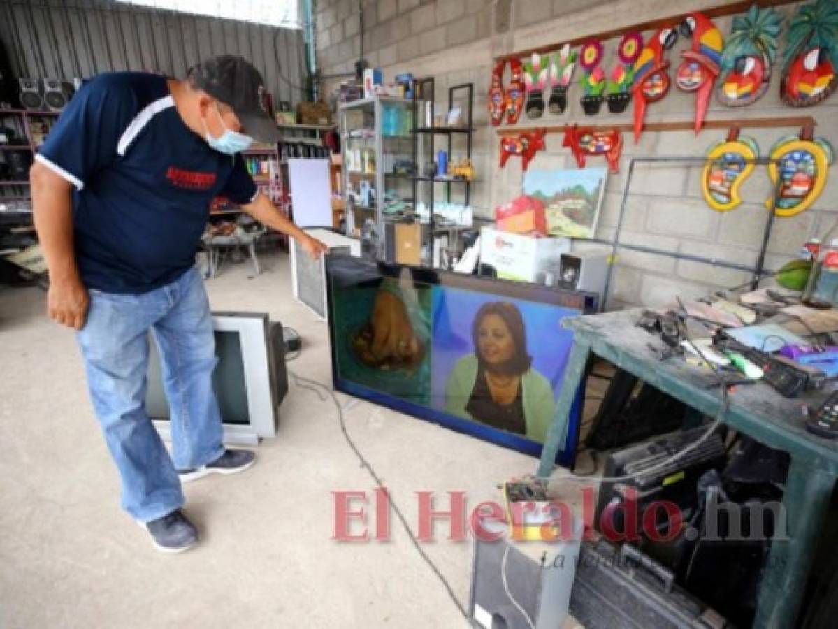 Televisores, lavadoras y computadoras son artículos buscados por los capitalinos en este tipo de negocios. Foto: Johny Magallanes/El Heraldo