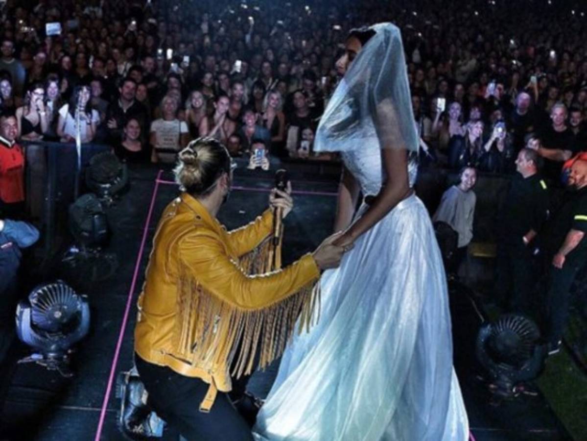VÍDEO: Le proponen matrimonio a Maluma en pleno concierto en Argentina