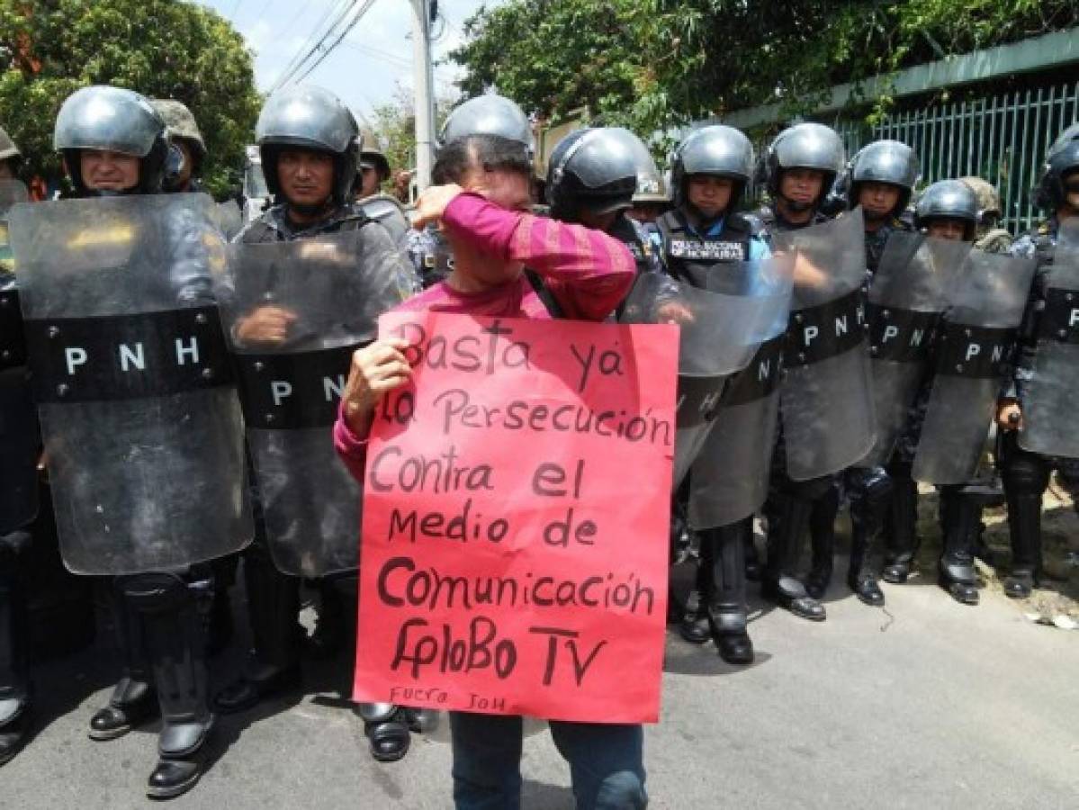 Honduras: Protestan frente a Conatel contra sanciones impuestas a Globo TV