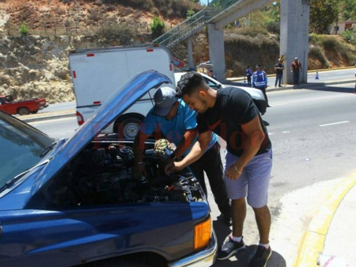 Veraneantes abandonan masivamente la capital rumbo al norte y sur de Honduras