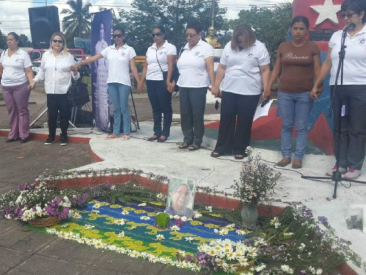 Visitación Padilla rinde homenaje a Gladys Lanza