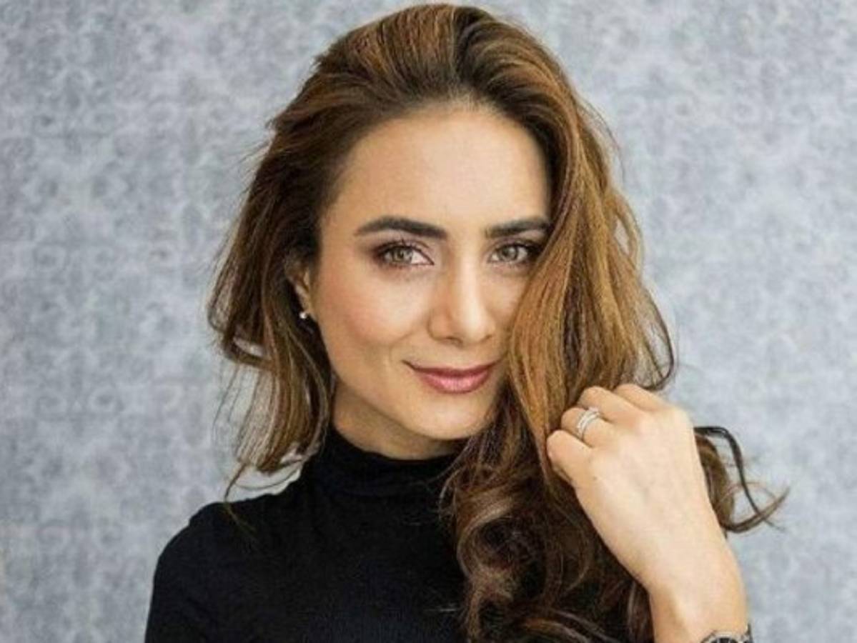 Johanna Fadul, actriz de Sin senos sí hay paraíso, posa en sexy traje de baño