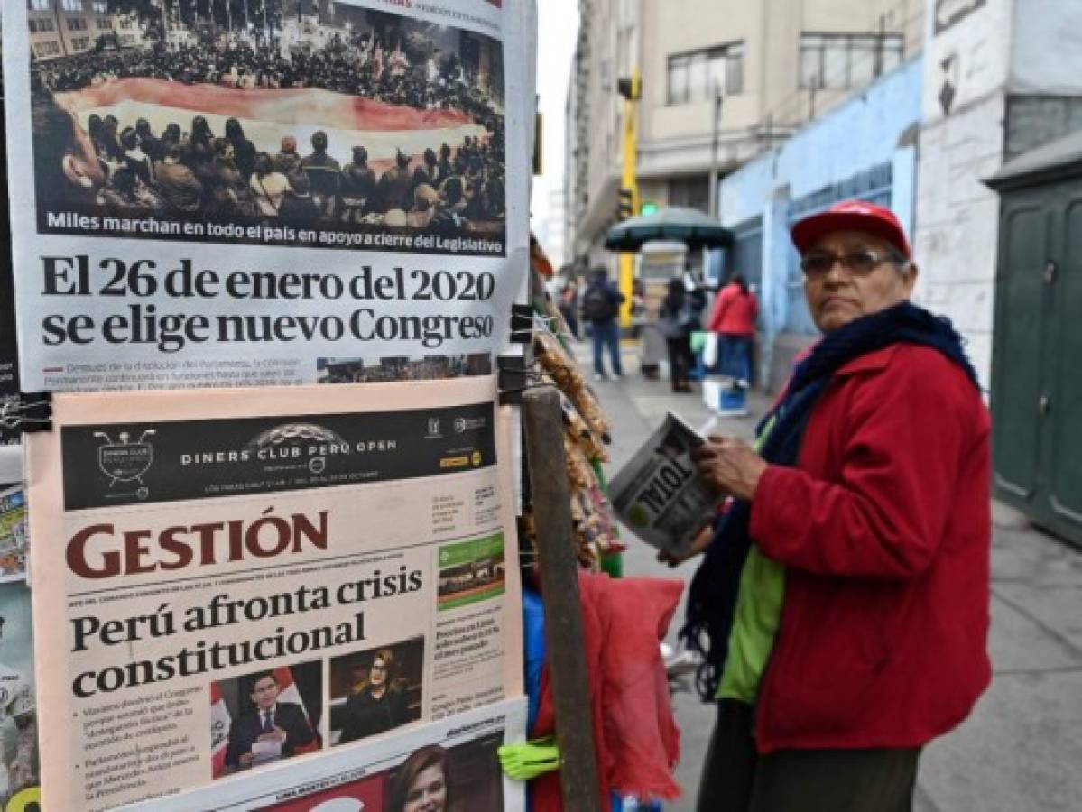 Iglesia pide calma en Perú y empresarios denuncian 'violación' de carta magna