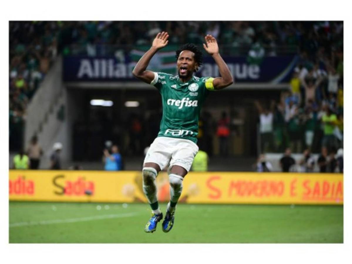 Zé Roberto hizo llorar a sus compañeros con su mensaje de despedida