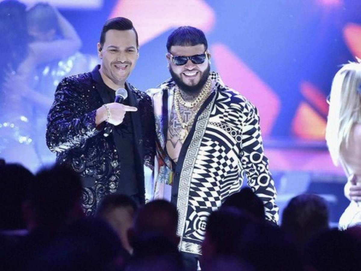 Vídeo: Critican la canción 'Amarte duro' de Víctor Manuelle y Farruko por polémica letra