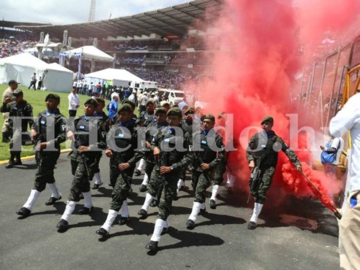 Paracaidistas y estrategias militares presentes en desfiles patrios 2016