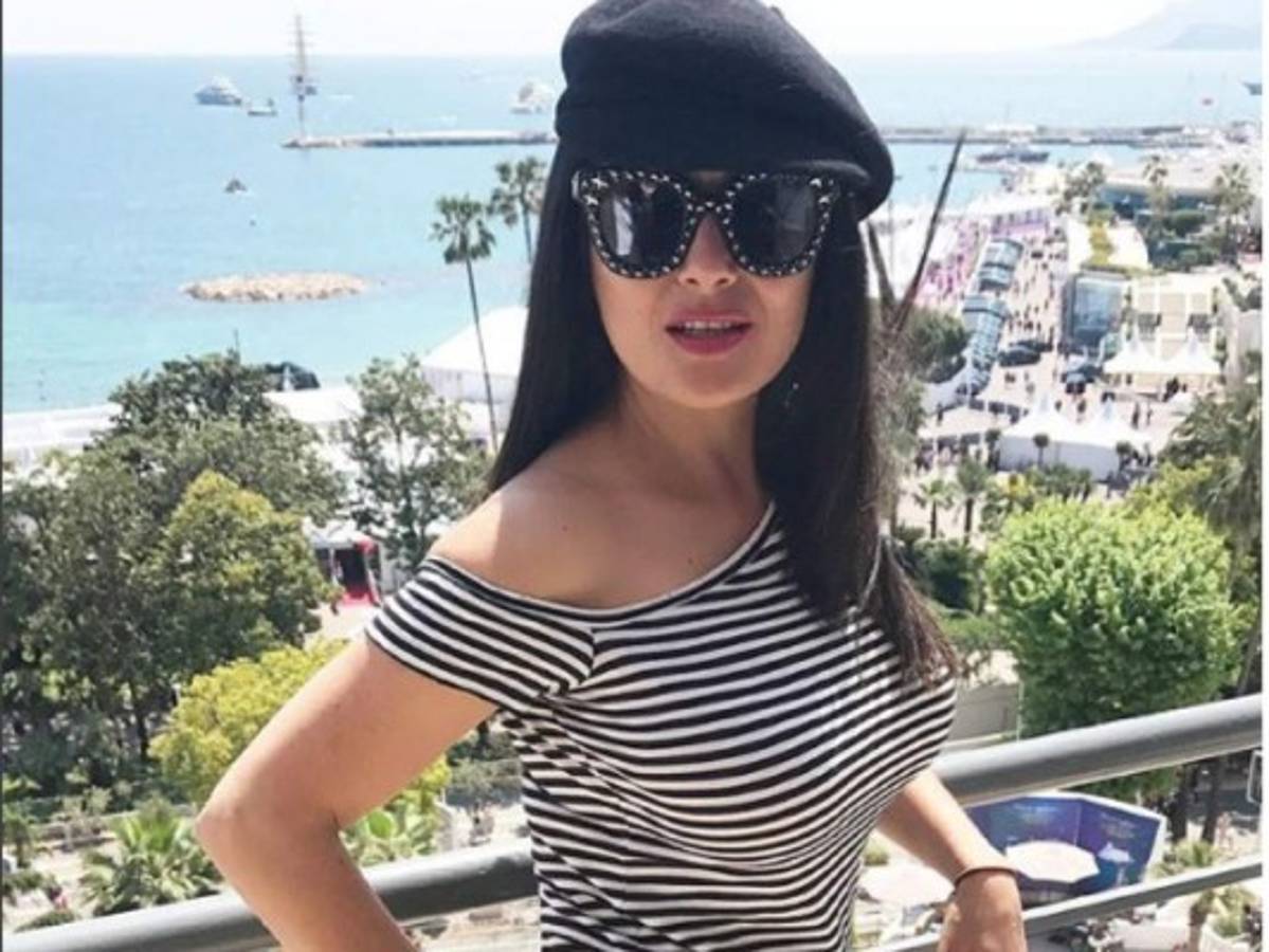 Salma Hayek causa sensación con traje de Frida Kahlo