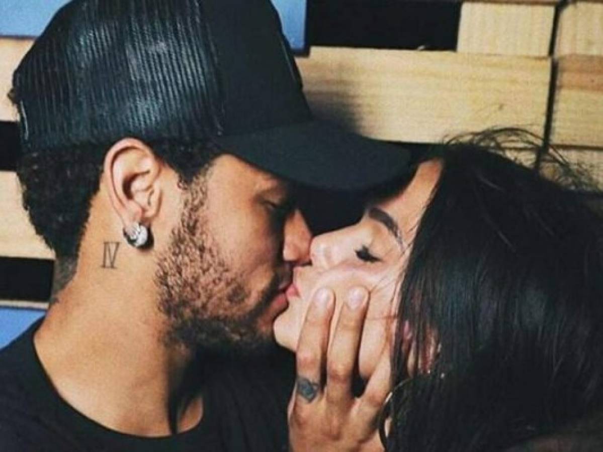 Neymar, de fiesta y reencuentro con su ex en una isla de Brasil