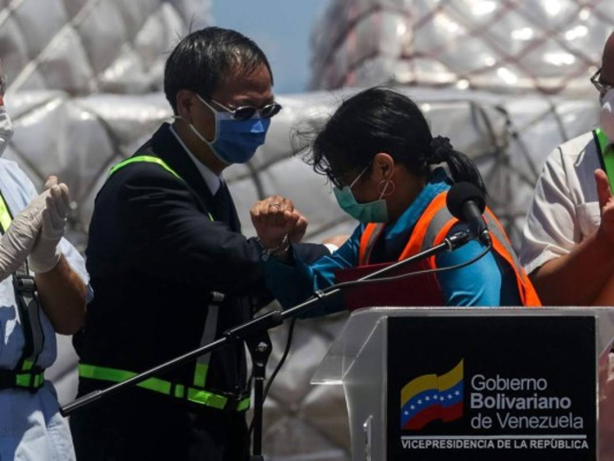 Misión médica china llega a Venezuela para luchar contra coronavirus