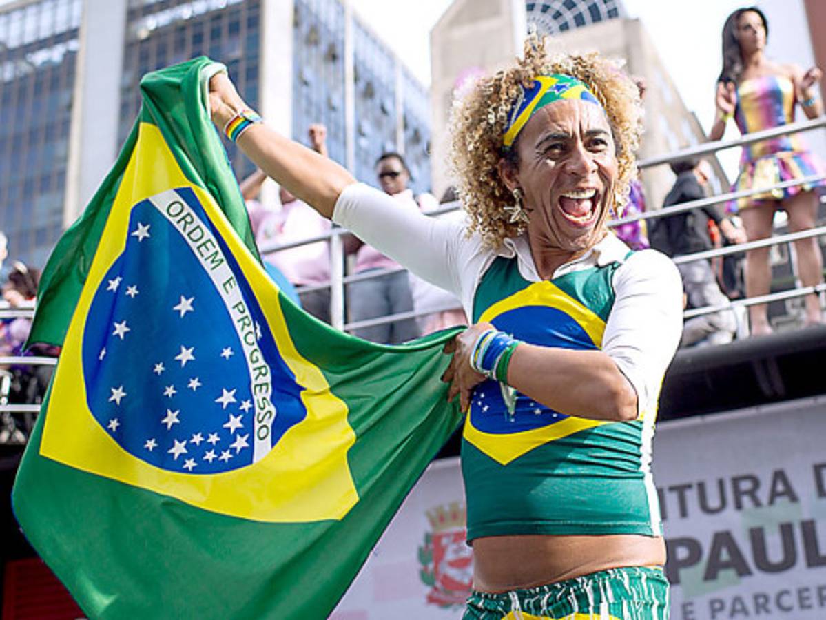 Sao Paulo monta fiesta con nuevo desfile del Orgullo Gay