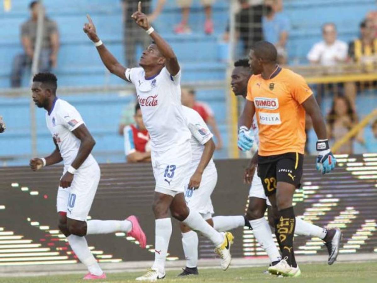 Olimpia le dio vuelta al marcador y venció 2-3 al Real España para asegurar el liderato