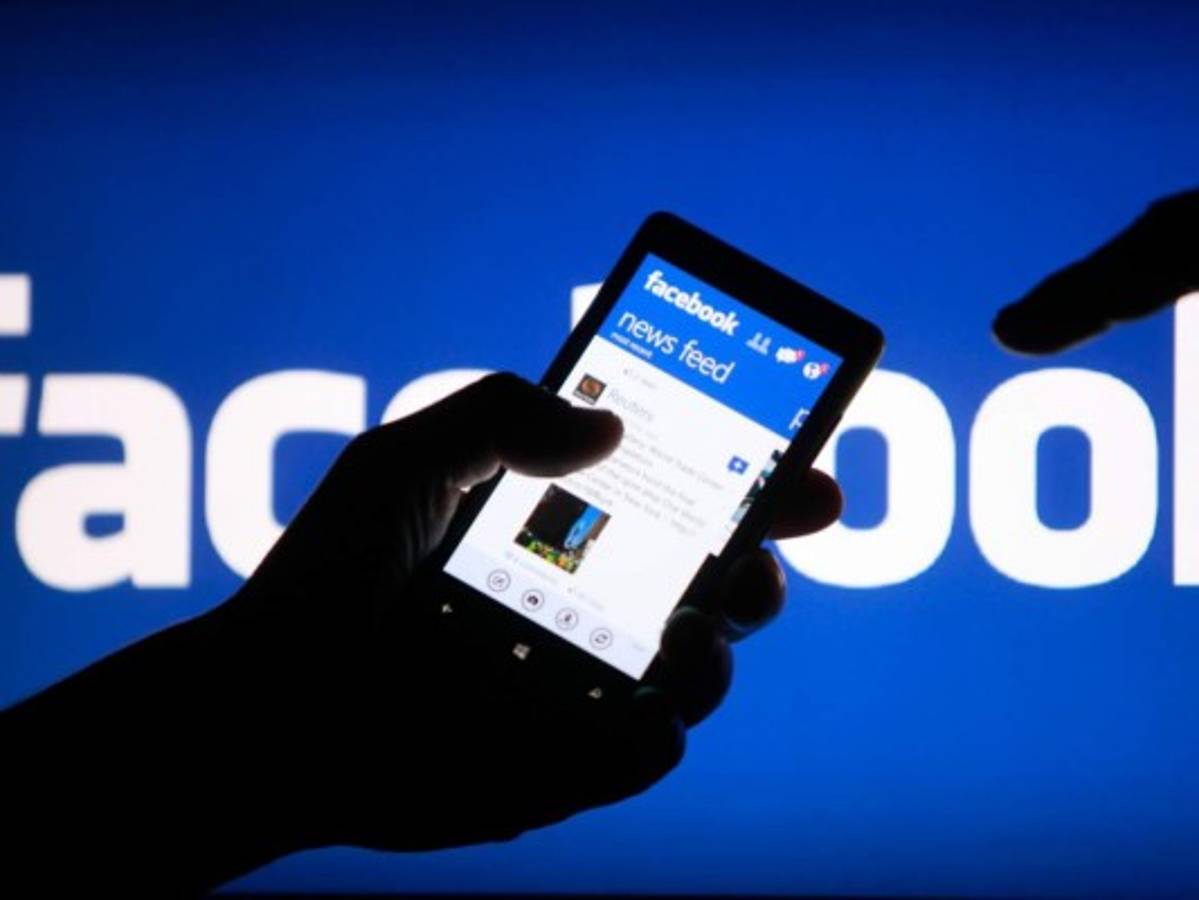 Facebook dice no a la opción 'otros' y Candy Crush